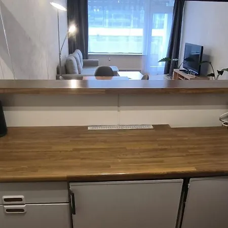 Mindestbuchung 3 Monate!!! Optimal Gelegen In Ni, Nur 10 Km Nach Frankfurt Main Und Zum Flughafen *